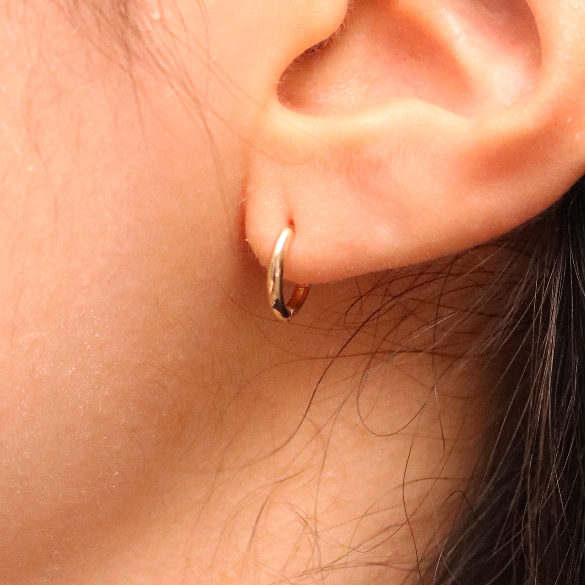 8 mm Huggie Earring – 14K Massivgold