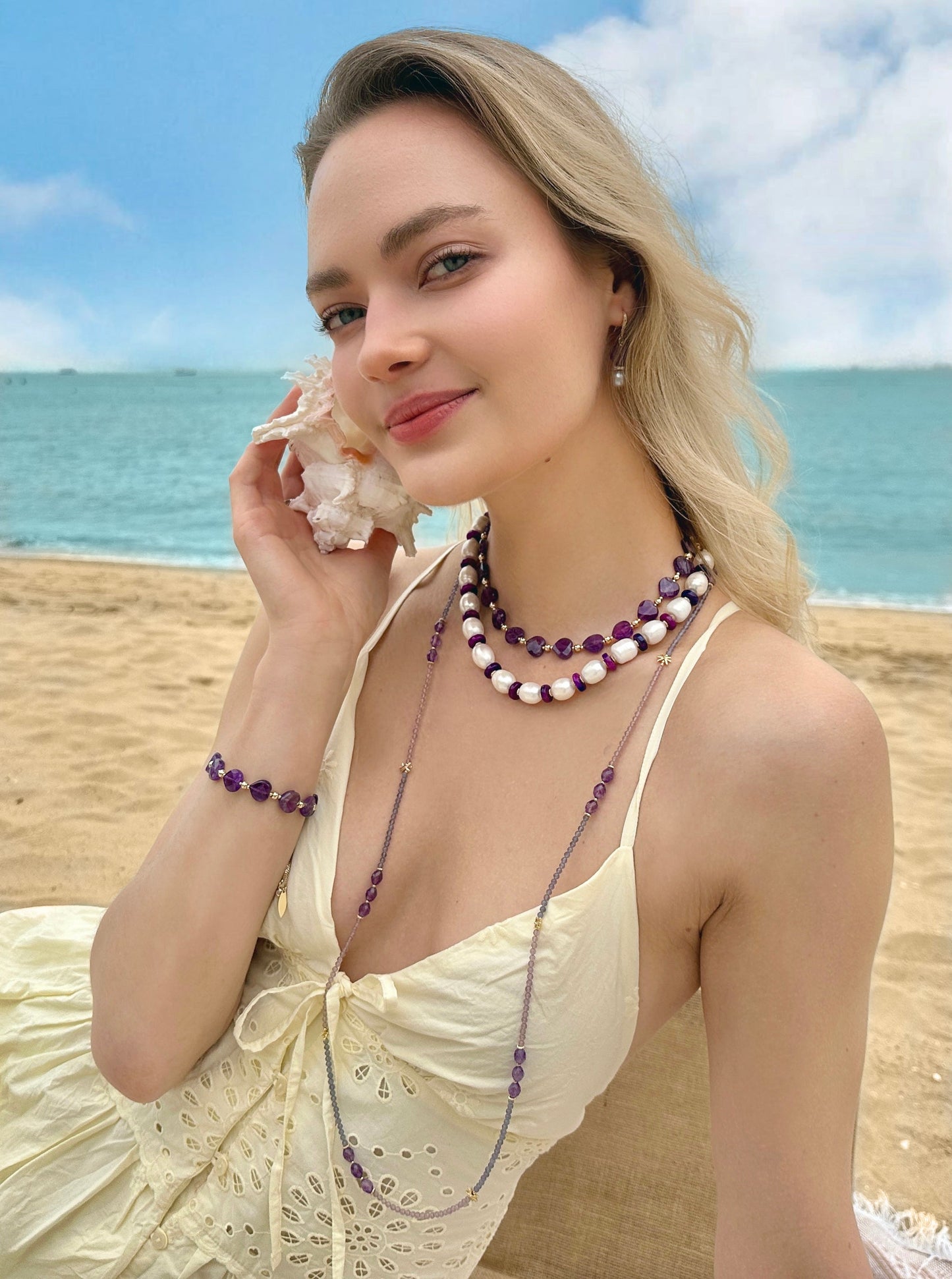 Verstellbares Amethyst-Armband mit Herzanhängern