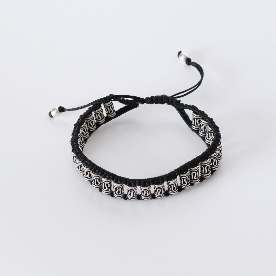 Elegantes Armband – Handgearbeitet mit Silbermotiven und schwarzer Flechtung