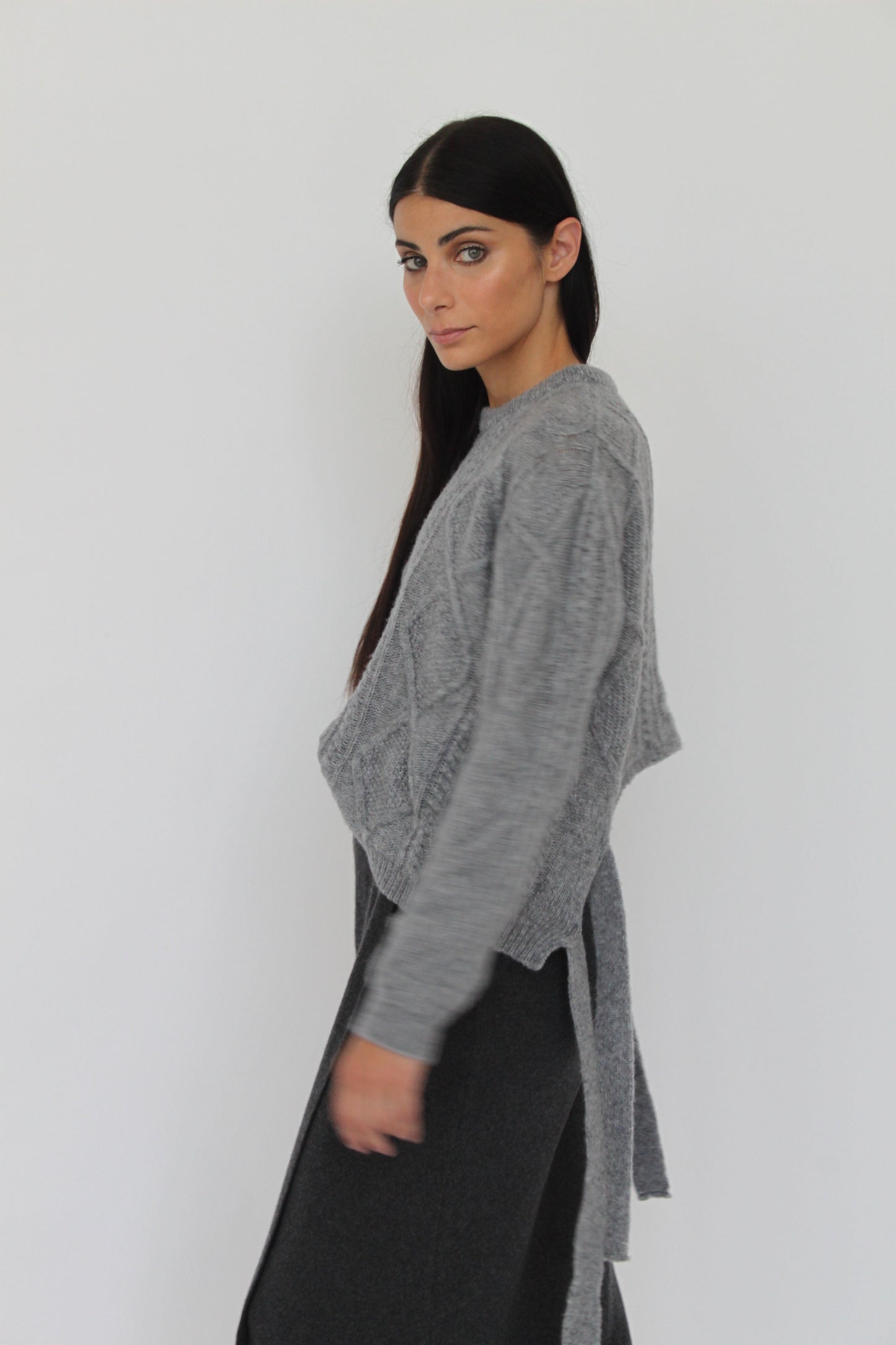 Merinowoll-Pullover mit Zopfmuster und Schleifendetail – Himmelblau-1