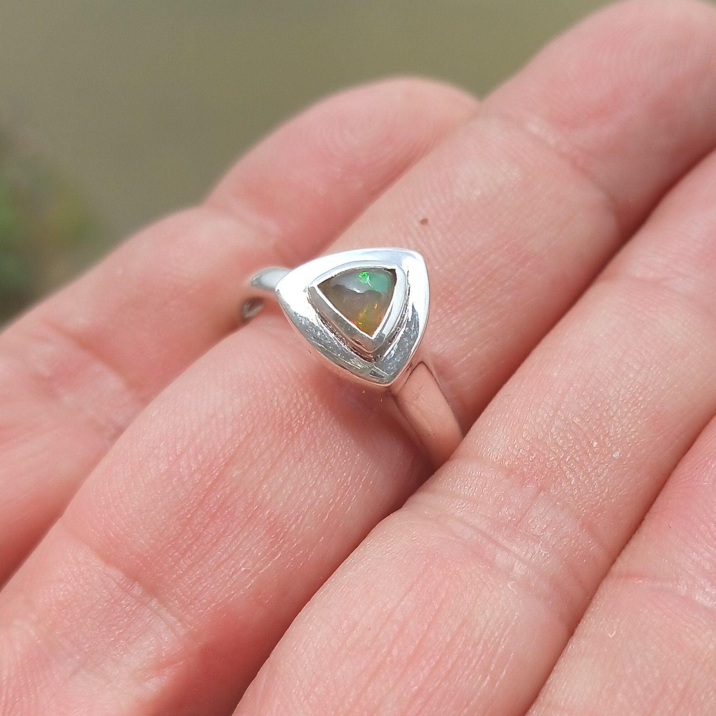Opalring – 925er Silber mit dreieckigem Opal